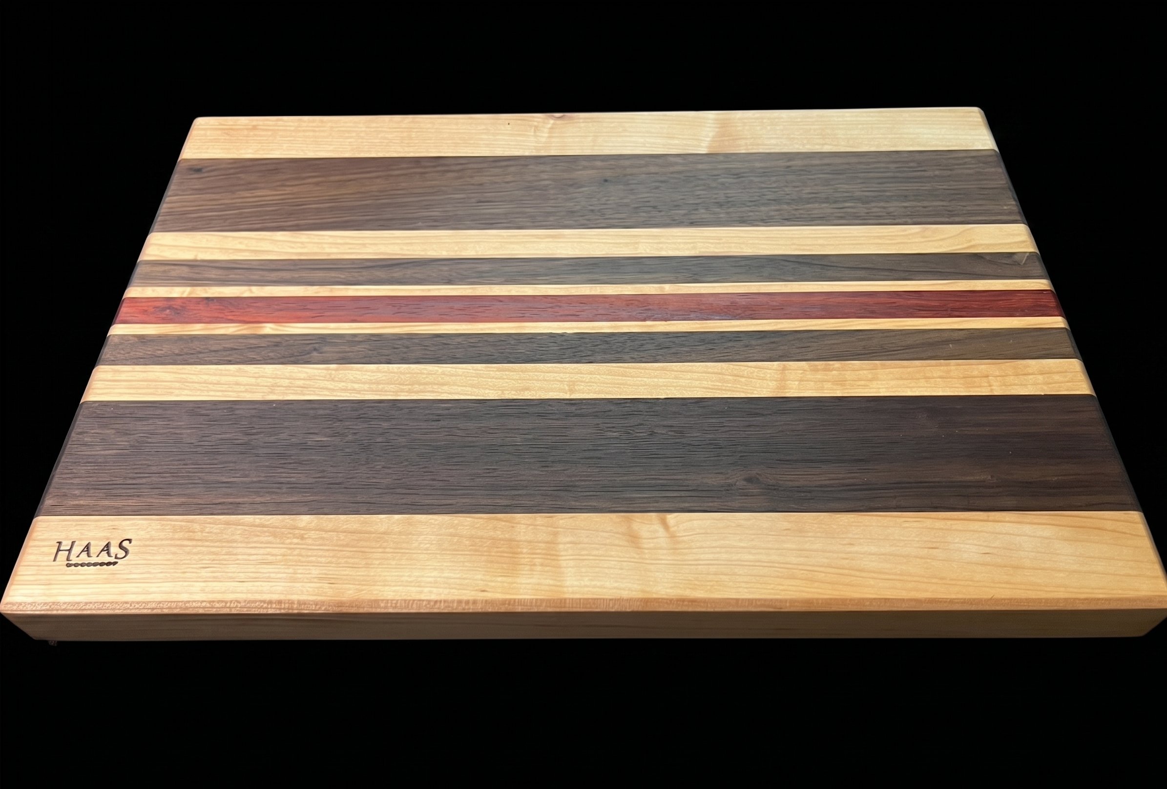 Cutting board edge view